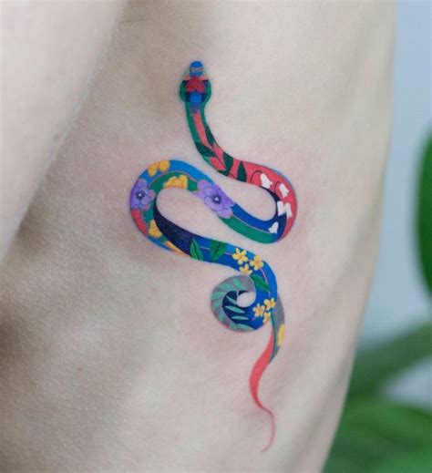 vibora gucci tatuaje|20 Lindos tatuajes de serpiente que simbolizan .